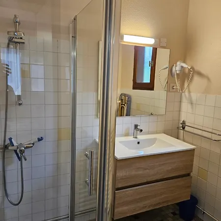 Mf N 4 Apartmán *